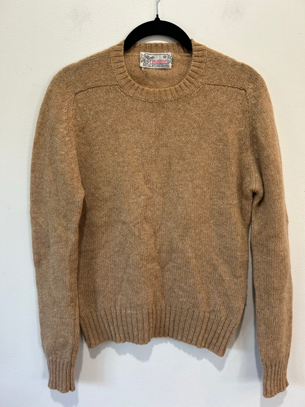 Vintage Braemar International Scottish Shetland Wool tan sweater size 34